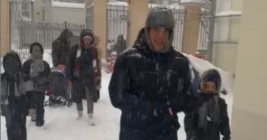 وسط الثلوج.. المصريون بموسكو يشاركون فى الانتخابات الرئاسية.. فيديو