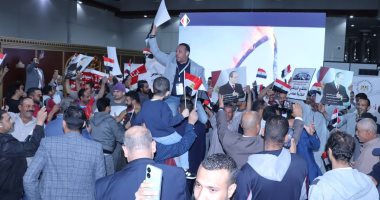 طوابير وحشود للجالية المصرية بالكويت فى آخر ساعات التصويت بانتخابات الرئاسة