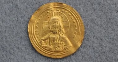 اكتشاف عملة ذهبية عمرها ألف عام تحمل وجه المسيح في النرويج