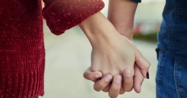 كيف تتخلص من الشعور بالوحدة.. 3 نصائح لاختيار شريك الحياة أهمها التفاهم