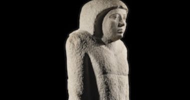 دار مزادات عالمية تبيع تمثالا مصريا من الحجر الجيرى بـ267 ألف جنيه إسترلينى