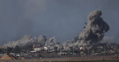 الاحتلال يطلق القذائف والصواريخ بكثافة على مجمع الشفاء بغزة.. وإصابة 250 مدنيا