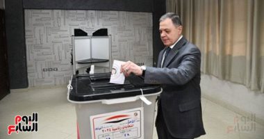 وزير الداخلية يدلى بصوته فى الانتخابات الرئاسية (فيديو)