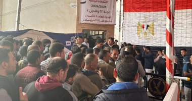 استمرار الإقبال علي اللجان الانتخابية بمحافظة الاسماعيلية لليوم الثانى 