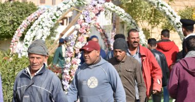 إقبال كبير من عمال مصر على لجان الاقتراع بمدينة العلمين الجديدة.. فيديو وصور