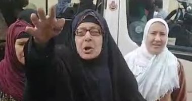 سيدة مسنة بالغربية: هنتخب الرئيس السيسي وهو حبيبنا.. فيديو