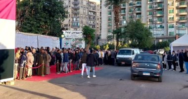 احتشاد الناخبين للتصويت في انتخابات الرئاسة بلجان حي الأسمرات