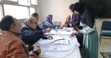 رئيس لجنة مدرسة هضبة الأهرام: العملية الانتخابية تسير بشكل منتظم.. صور