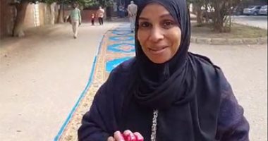 سيدة بعد الإدلاء بصوتها بمنشأة البكارى: انتخبت الرئيس السيسى