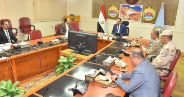 محافظ مطروح يتابع سير العملية الانتخابية من غرفة العمليات المركزية بالمحافظة