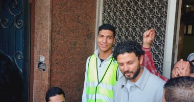 حسام غالى يدلى بصوته فى الانتخابات الرئاسية بمدينة نصر