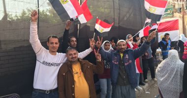 احتفالات في حب مصر أمام اللجان الانتخابية بحلوان 