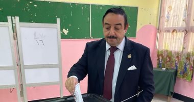 رئيس المقاولون العرب لإدارة المرافق يدلى بصوته فى الانتخابات الرئاسية