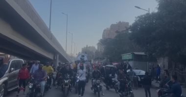 مسيرة بالدراجات البخارية تطوف شوارع أرض اللواء أمام اللجان الانتخابية.. فيديو