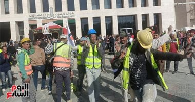 "التثبيت والتأمين" على رأس الأولويات.. مطالب العمال من مواقع الإنتاج إلى البرلمان القادم.. الاتحاد: تمثيل العمال ضرورة لتحقيق التوازن التشريعى ومطالب بدعم مرشحين من النقابات.. وربط التشريعات بخطط التصنيع أولوية العمال فى الانتخابات