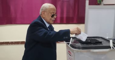 رئيس محكمة استئناف طنطا يدلى بصوته فى الانتخابات الرئاسية.. صور    