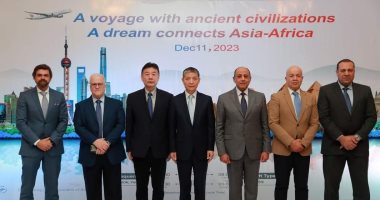 وزير الطيران يشارك فى احتفالية السفارة الصينية بخط طيران جديد للقاهرة