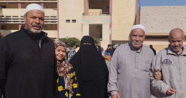 " من أجل مصر" .. نزلاء دار المسنين بالشرقية يدلون بصوتهم فى الانتخابات   