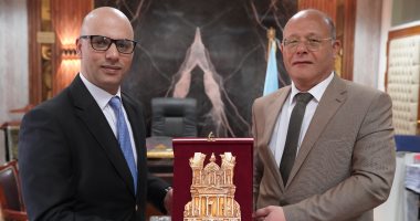 رئيس جامعة سوهاج يستقبل الملحق الثقافى لسفارة المملكة الأردنية