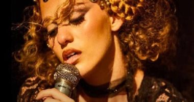 الفلسطينية إليانا تغني "غصن الزيتون" بافتتاح الدورة السادسة بمهرجان الجونة 
