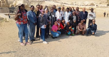 المشاركون في البرنامج التدريبي للكوادر الأفريقية يزورون منطقة أهرامات الجيزة