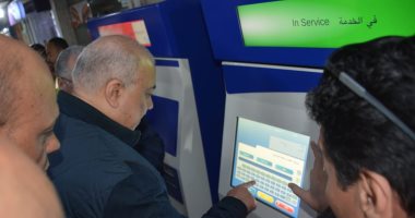 مسئولو مترو الأنفاق يتفقدون ماكينات TVM بمحطة الشهداء بالخط الأول