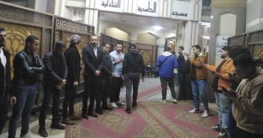 بدء عزاء أحمد البدري بمسجد الحامدية الشاذلية.. وسليمان عيد أول الحضور