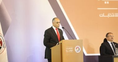 الهيئة الوطنية: انتهاء التصويت بـ25 مقرا واستمرار 123 لجنة بانتخابات الشيوخ بالخارج القاضى أحمد بندارى مدير الجهاز التنفيذى للهيئة الوطنية للانتخابات
