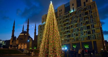 لبنان يستقبل عيد الميلاد بإضاءة شجرة الكريسماس