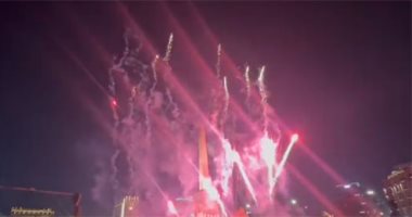 الألعاب النارية تُضىء سماء ميدان التحرير احتفالا بفوز الرئيس السيسى.. فيديو