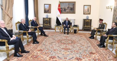 الرئيس السيسى يؤكد على استمرار مصر حكومة وشعبا فى تقديم المساعدات لغزة