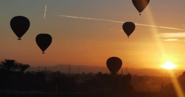 البالونات الطائرة بالأقصر تحلق فى سماء البر الغربى بـ24 رحلة.. صور
