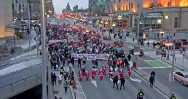 “لا لكريسماس معتاد”.. مظاهرات فى مدن عالمية احتجاجا على المجازر الإسرائيلية