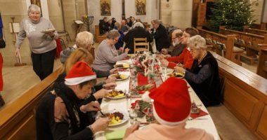 عشاء عيد الميلاد للمشردين والفقراء فى ألمانيا