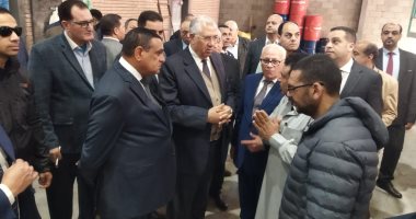 وزيرا التنمية المحلية والزراعة يتفقدان مصنع إنتاج الأعلاف ببورسعيد.. صور