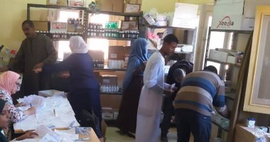 محافظ أسوان يتابع تنظيم القافلة الطبية المجانية لأهالى أبو الريش 