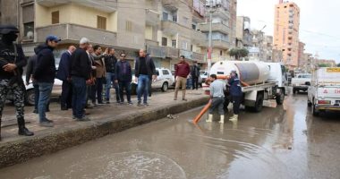 محافظ كفر الشيخ يتفقد أعمال رفع مخلفات الأمطار والاشغالات والقمامة