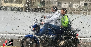 أمطار متفاوتة على القاهرة الكبرى.. والأرصاد: مستمرة على مدار اليوم
