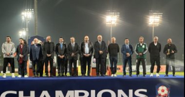 وزير الرياضة ورئيس الشركة المتحدة يسلمان فريق ثابت البطل كأس كابيتانو مصر