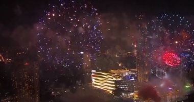 الألعاب النارية تضيء سماء تايلاند وإندونيسيا احتفالا بالعام الجديد 2024.. فيديو