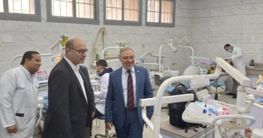 رئيس جامعة طنطا يتفقد العيادت الطبية بكلية طب الأسنان 
