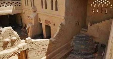 فنان بالفطرة.. بدر عبد المغنى يخلد اسمه بمتحف شامل عن تراث الوادى الجديد
