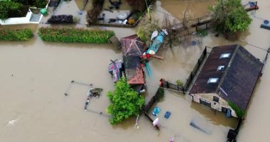 عاصفة هينك تثير الفوضى بأوروبا بعد سقوط وفيات وحدوث فيضانات.. فيديو
