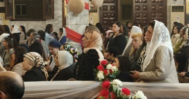 الفرحة تعم مصر.. الكنائس تقيم صلوات قداس عيد الميلاد المجيد.. فيديو وصور