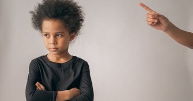 9 طرق لمعاقبة الطفل دون الإضرار باحترامه لذاته.. "ابنيه ما تدمروش"