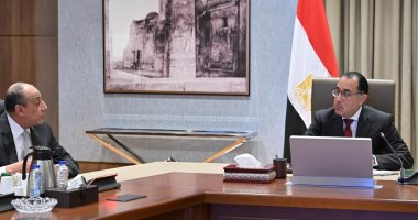 رئيس الوزراء يستعرض إجراءات استغلال المنطقة الاستثمارية بمطار "شرم الشيخ" 