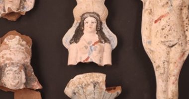 صور نادرة للكشف الأثرى لمقابر رومانية وتوابيت ومومياوات ببهنسا