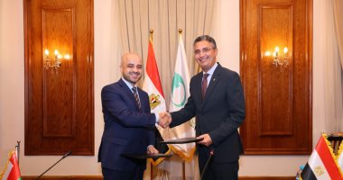 توقيع اتفاقية بين البريد المصرى والعُماني لتطوير الخدمات اللوجستية بين البلدين