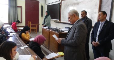 رئيس جامعة المنيا يتفقد اختبارات الفصل الدراسى الأول بـ"الجامعة الأهلية"