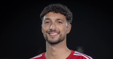 لاعبو الأهلي يرحبون بـ وسام أبو علي فى أول تمرن له مع الفريق.. فيديو